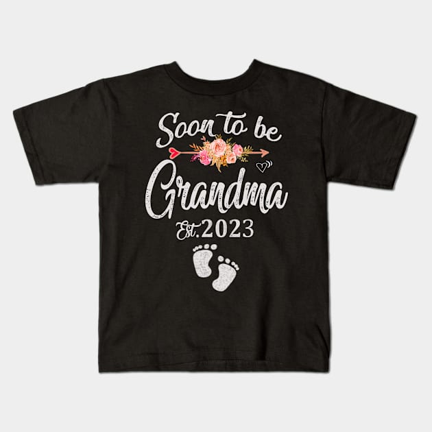 Soon to be grandma est 2023 Kids T-Shirt by Leosit